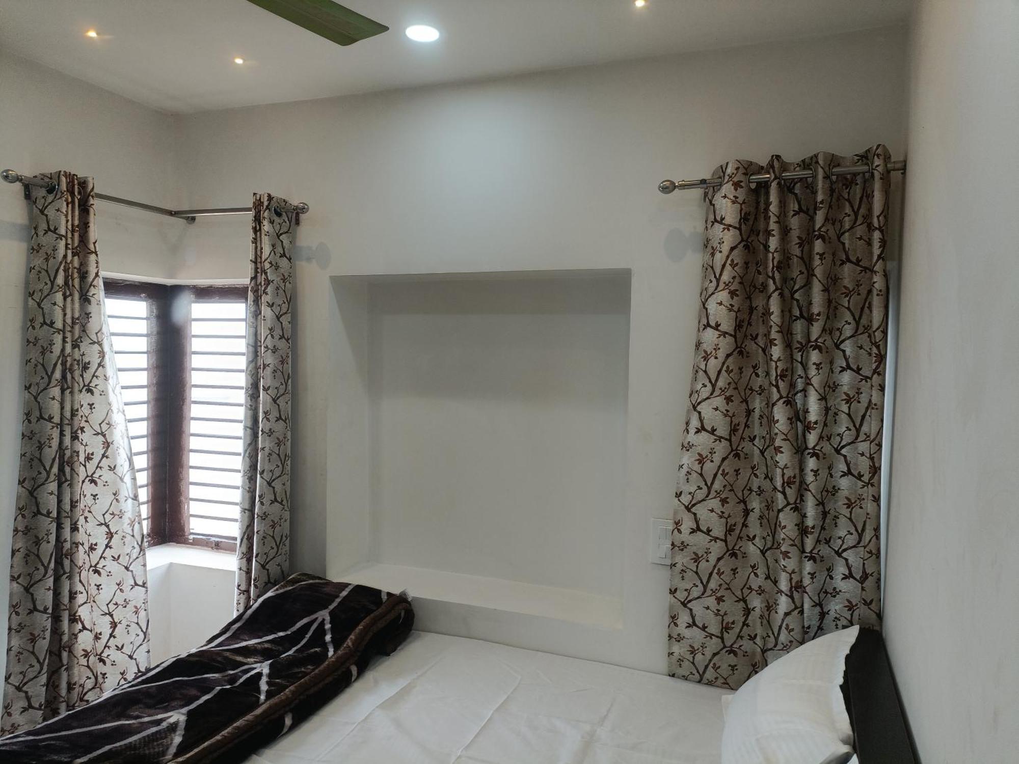 Homestay Pushkarni