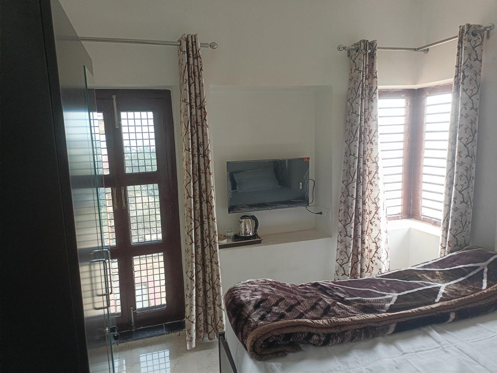 Pushkarni Homestay *